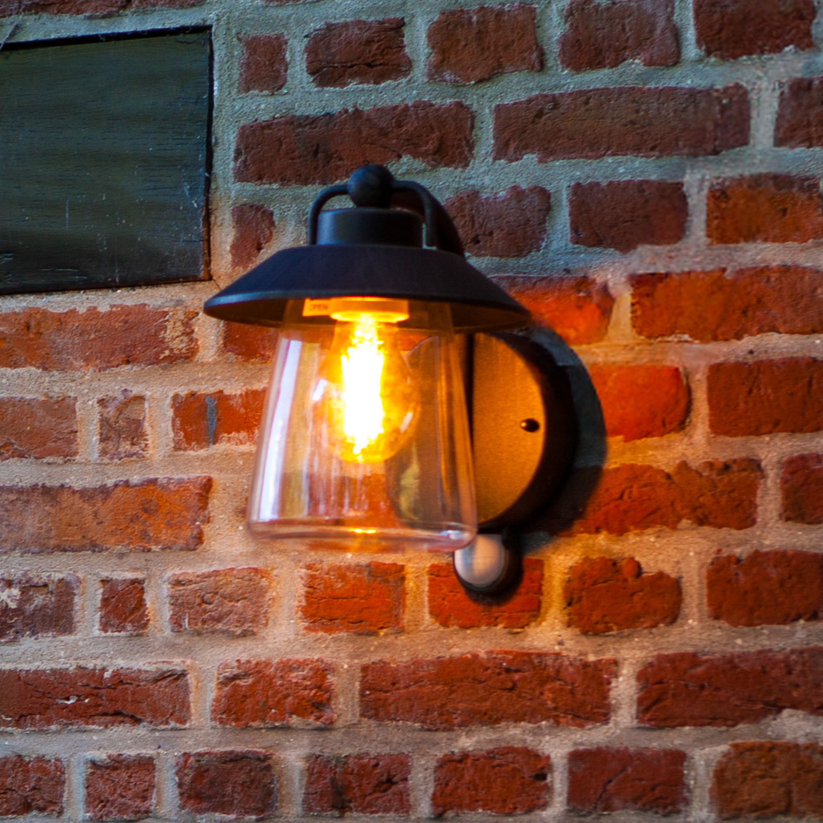 CATE buitenwandlamp met sensor, zwart, 22 cm, IP44, E27